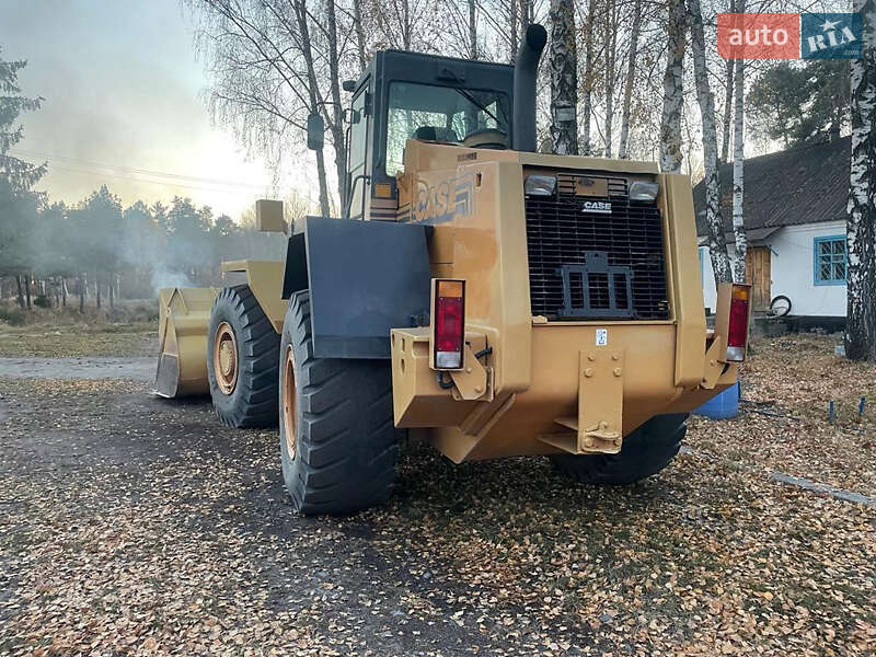 Фронтальный погрузчик Case IH 821 2000 в Барановке