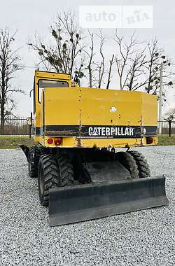 Колісний екскаватор Caterpillar 212 1995 в Жовкві