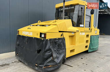 Дорожный каток Caterpillar 300 2001 в Киеве