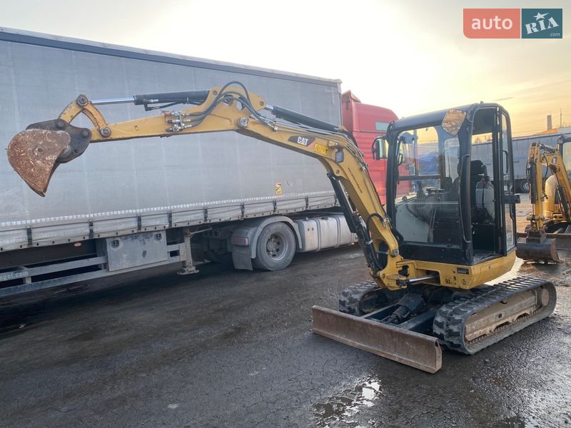 Миниэкскаватор Caterpillar 302.7 2014 в Львове