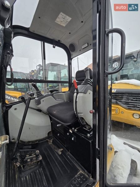 Миниэкскаватор Caterpillar 302.7 2014 в Львове