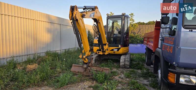 Caterpillar 304.5 2004