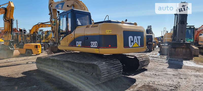 Гусеничний екскаватор Caterpillar 320 2009 в Одесі