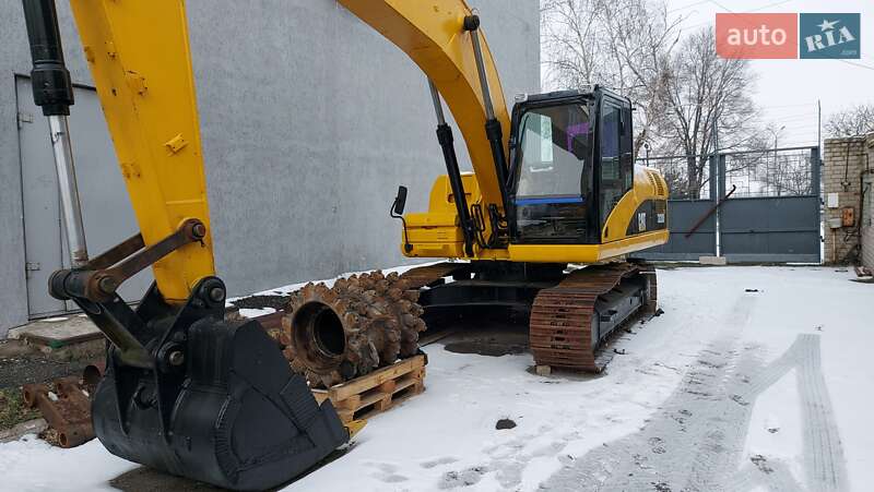 Гусеничний екскаватор Caterpillar 320 2007 в Дніпрі