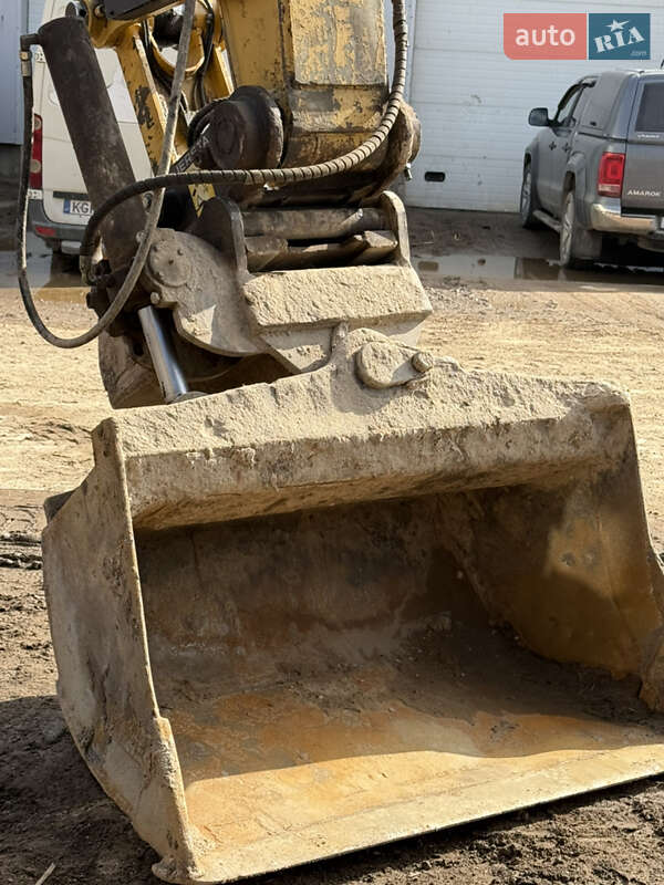 Гусеничный экскаватор Caterpillar 320 2014 в Одессе