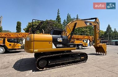 Гусеничный экскаватор Caterpillar 320 2019 в Ровно