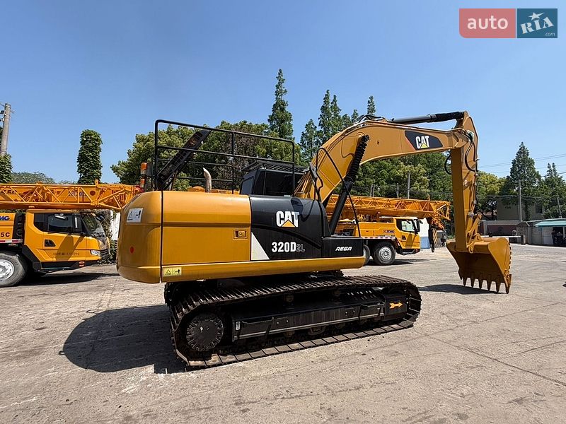 Гусеничный экскаватор Caterpillar 320 2019 в Ровно