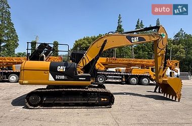 Гусеничный экскаватор Caterpillar 320 2019 в Ровно