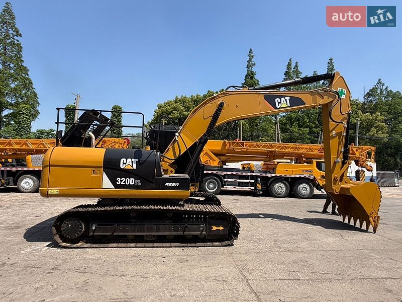 Гусеничный экскаватор Caterpillar 320 2019 в Ровно
