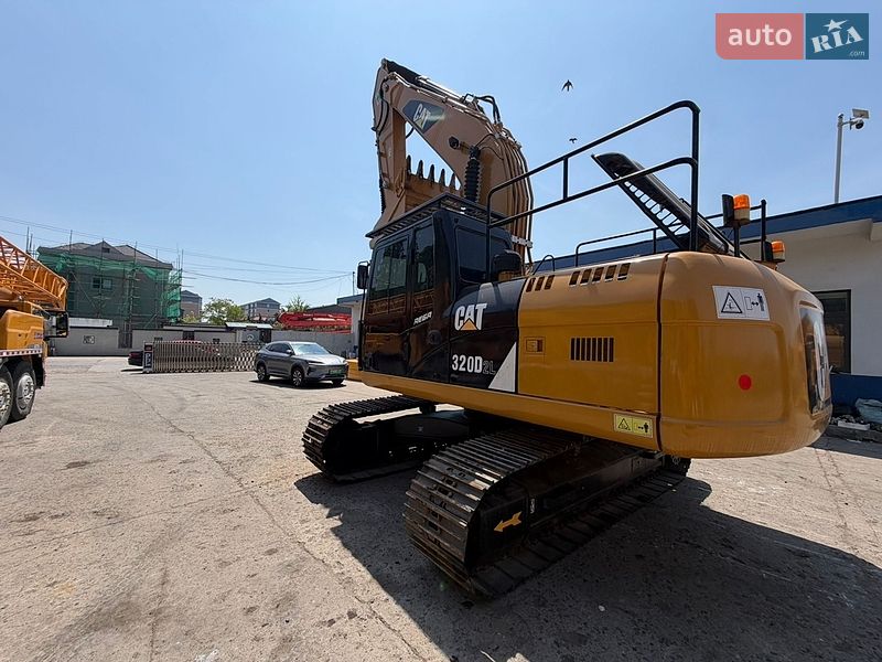 Гусеничный экскаватор Caterpillar 320 2019 в Ровно