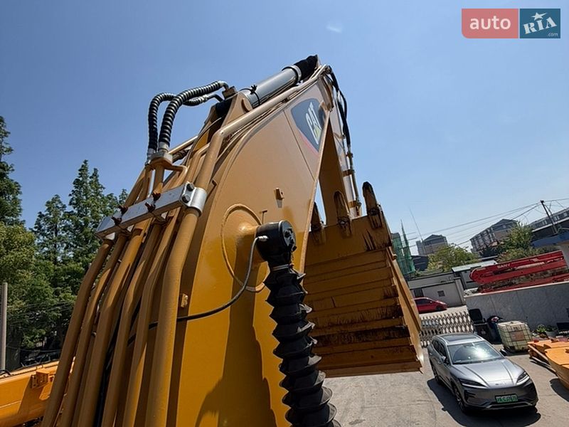 Гусеничный экскаватор Caterpillar 320 2019 в Ровно