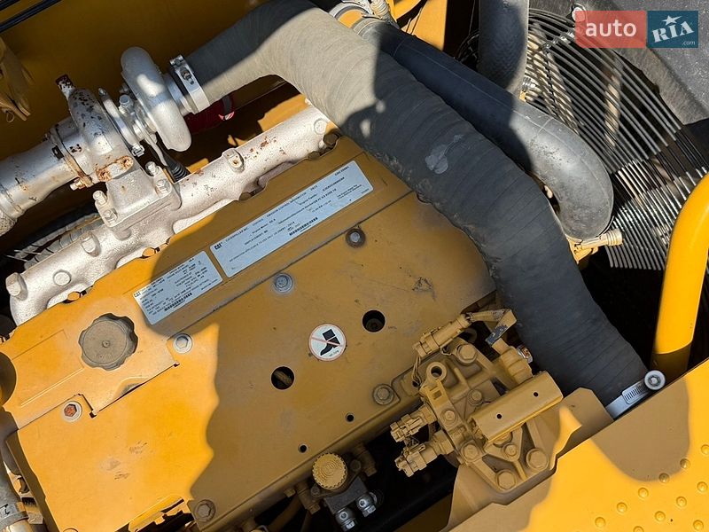 Гусеничный экскаватор Caterpillar 320 2019 в Ровно