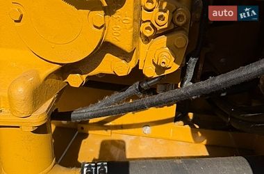 Гусеничный экскаватор Caterpillar 320 2016 в Ровно