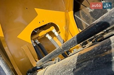 Гусеничный экскаватор Caterpillar 320 2016 в Ровно