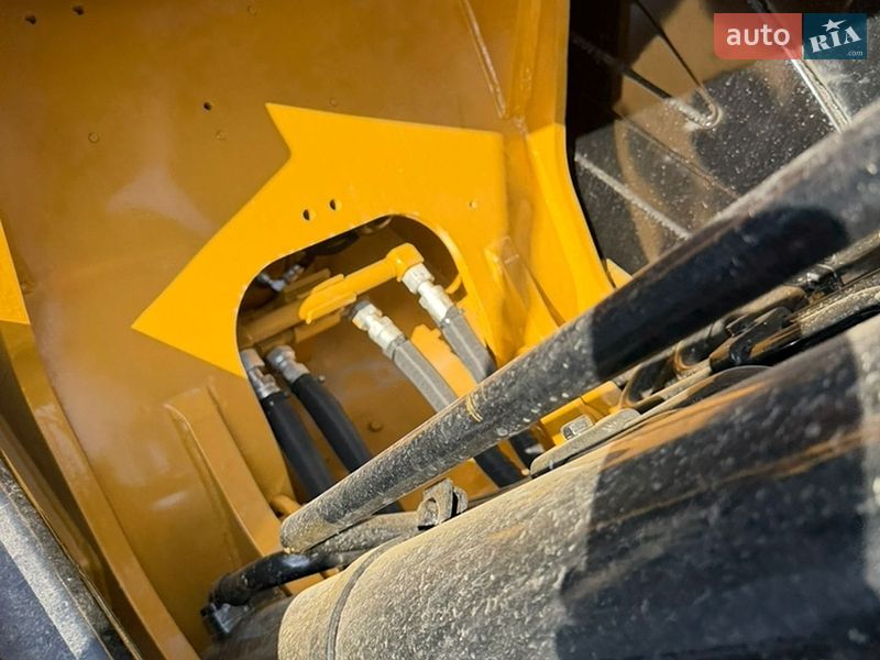 Гусеничный экскаватор Caterpillar 320 2016 в Ровно