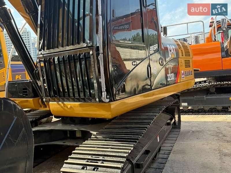 Гусеничный экскаватор Caterpillar 320 2016 в Ровно