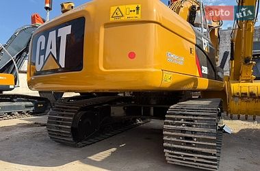 Гусеничный экскаватор Caterpillar 320 2016 в Ровно