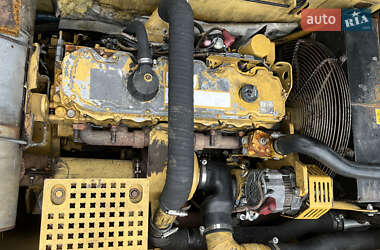 Гусеничный экскаватор Caterpillar 322 2006 в 