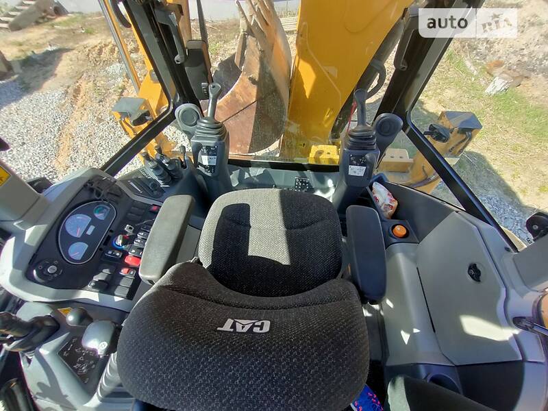 Экскаватор погрузчик Caterpillar 428F2 2018 в Киеве