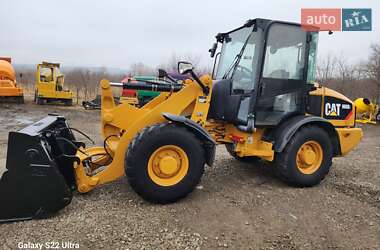 Фронтальні навантажувачі Caterpillar 906 2011 в Чернівцях