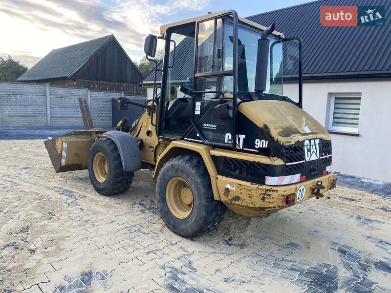 Фронтальный погрузчик Caterpillar 906 2005 в Львове