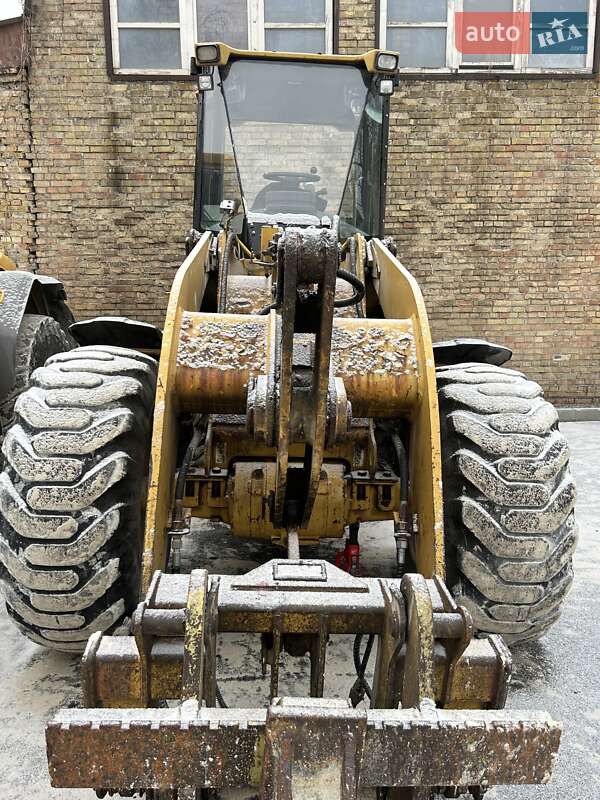Фронтальні навантажувачі Caterpillar 928F 2002 в Києві
