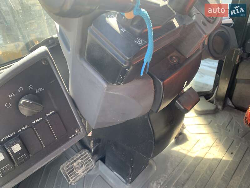 Фронтальні навантажувачі Caterpillar 930 2007 в Києві