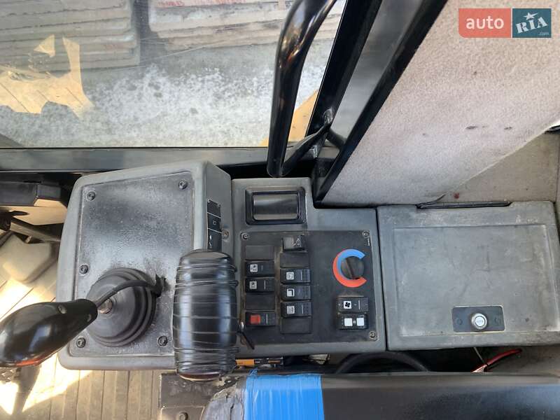 Фронтальні навантажувачі Caterpillar 930 2007 в Києві