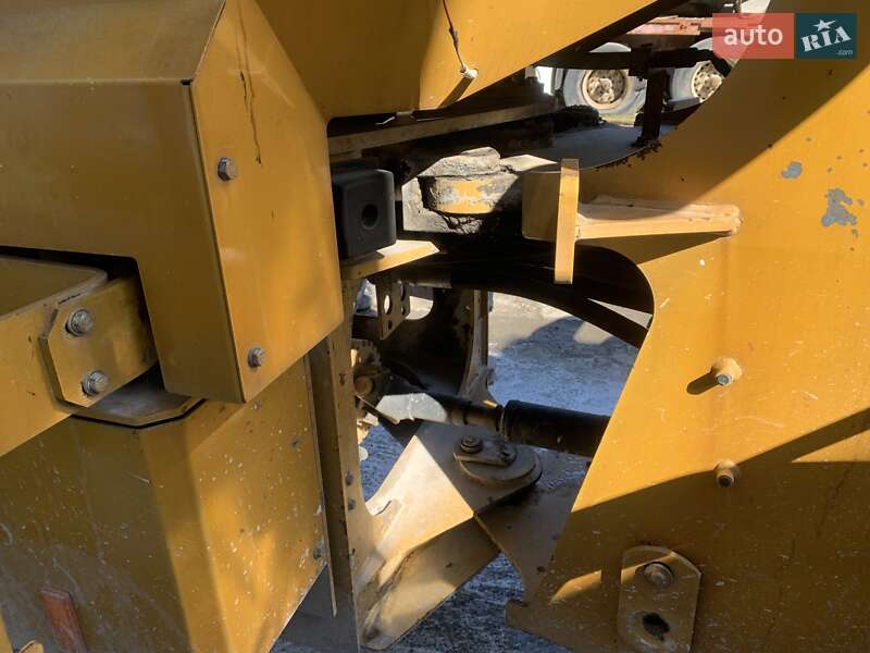 Фронтальні навантажувачі Caterpillar 930 2007 в Києві