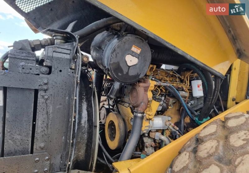 Каток грунтовый Caterpillar CS 2008 в Одессе