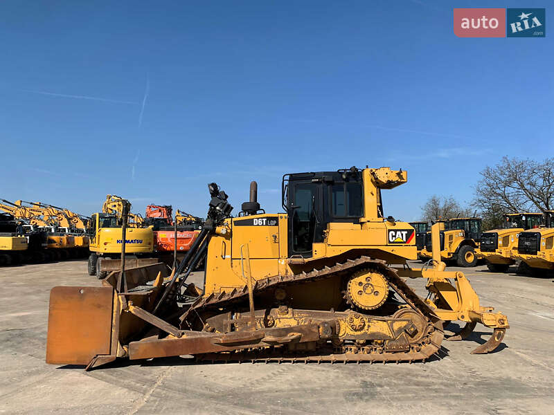 Caterpillar D6T 2012