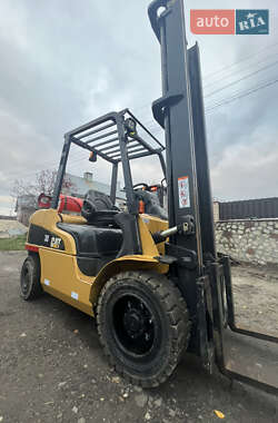 Вилочный погрузчик Caterpillar GP 2017 в Тернополе