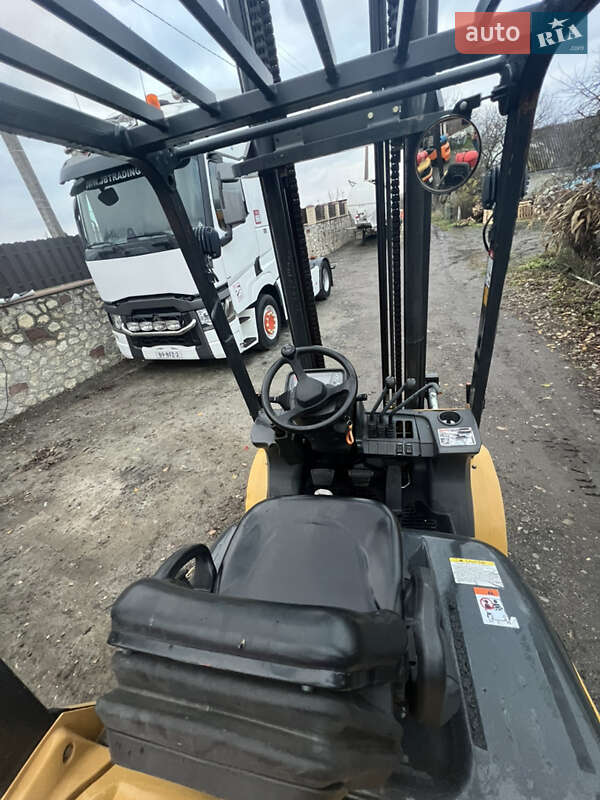 Вилочный погрузчик Caterpillar GP 2017 в Тернополе