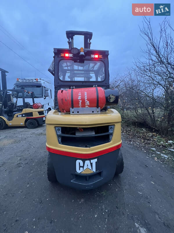 Вилочный погрузчик Caterpillar GP 2017 в Тернополе