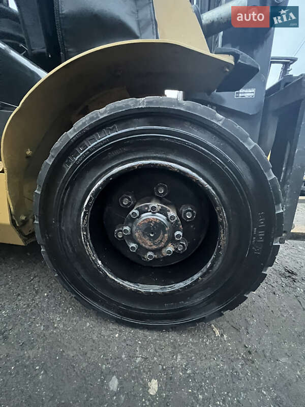 Вилочный погрузчик Caterpillar GP 2017 в Тернополе