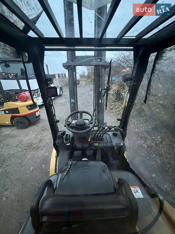 Вилочный погрузчик Caterpillar GP 2017 в Тернополе