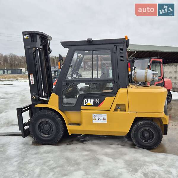 Вилочний навантажувач Caterpillar GP 2008 в Пустомитах