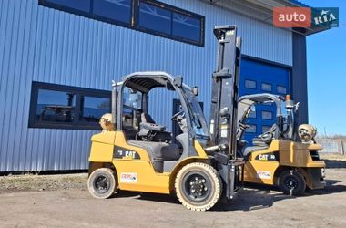 Вилочный погрузчик Caterpillar GP 2009 в Радехове
