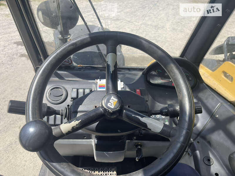 Телескопический погрузчик Caterpillar TH 414 2012 в Киеве