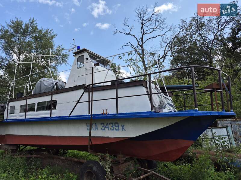 Катер Чайка МЛ 20 2005 в Києві