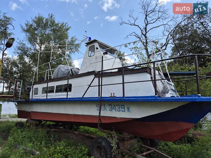 Катер Чайка МЛ 20 2005 в Києві