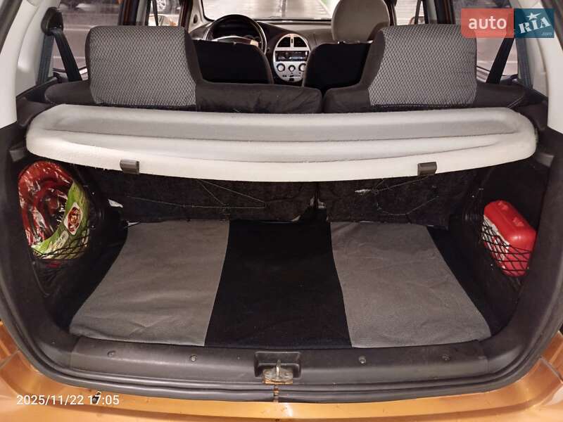 Хетчбек Chana Benni 2008 в Ужгороді