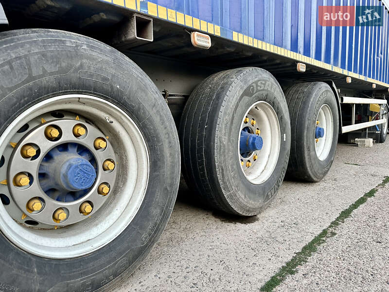 Зерновоз - напівпричіп Chereau C38 2001 в Сараті