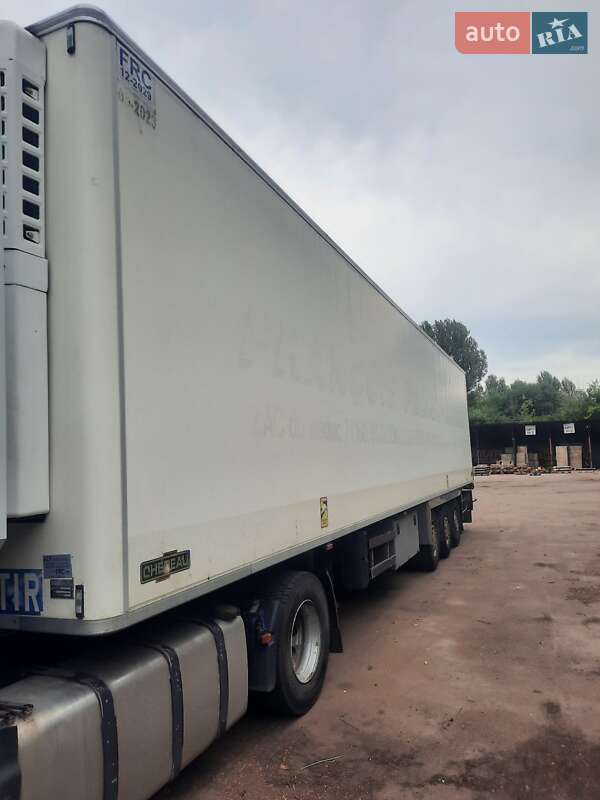 Рефрижератор напівпричіп Chereau CD 382CHB 2004 в Києві