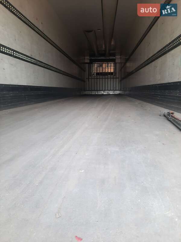 Рефрижератор напівпричіп Chereau CD 382CHB 2004 в Києві