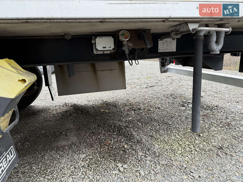 Рефрижератор напівпричіп Chereau CD 382CHB 2008 в Сарнах