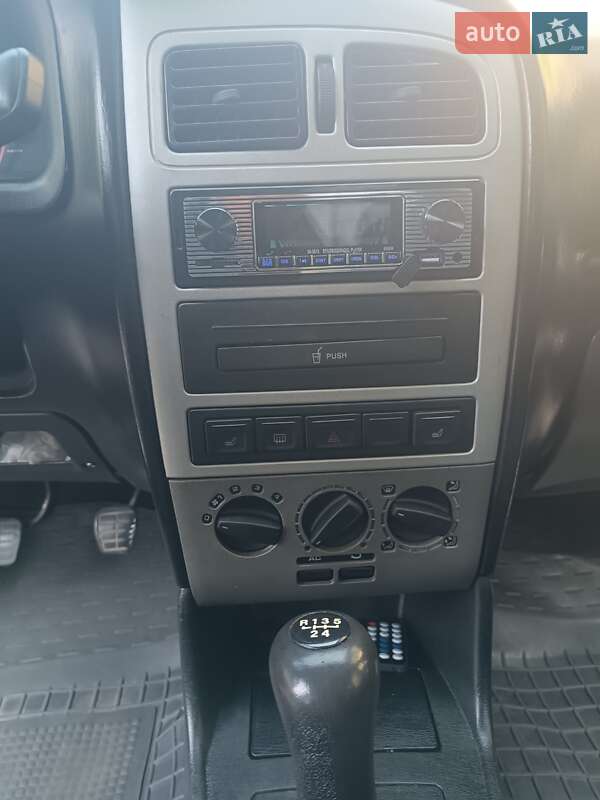 Седан Chery Amulet 2007 в Рахове