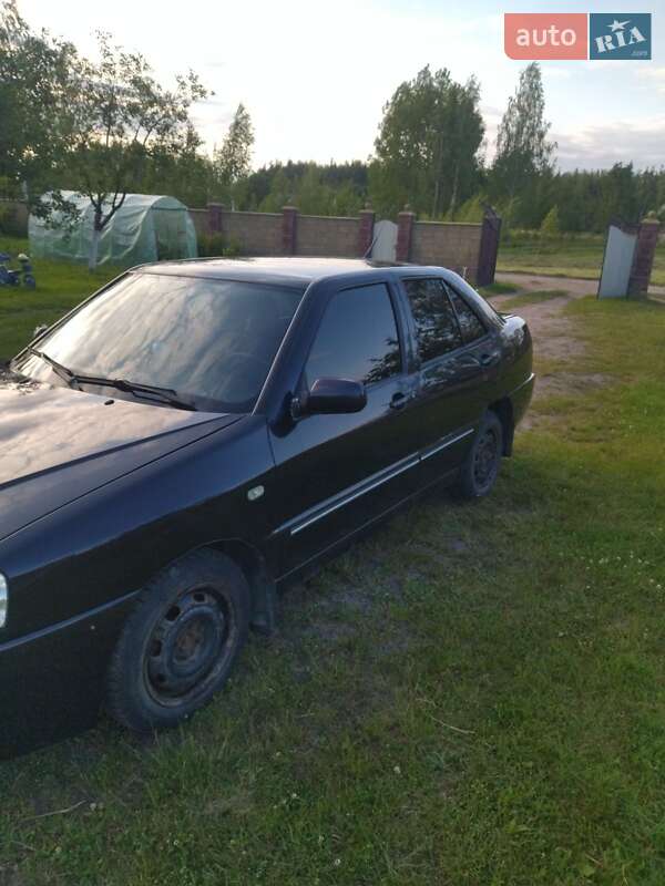 Седан Chery Amulet 2007 в Сарнах