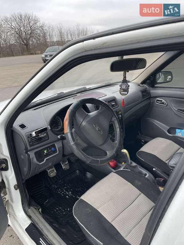 Лифтбек Chery Amulet 2012 в Южноукраинске фото 7 Лифтбек Chery Amulet 2012 в Южноукраинске