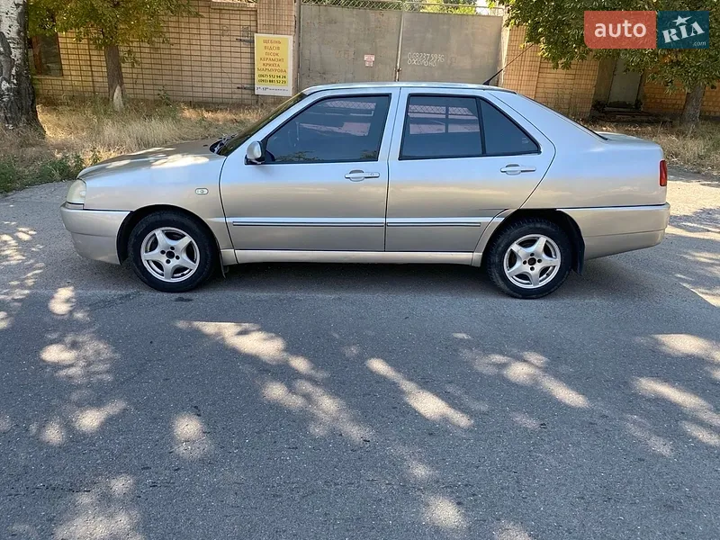Chery Amulet
